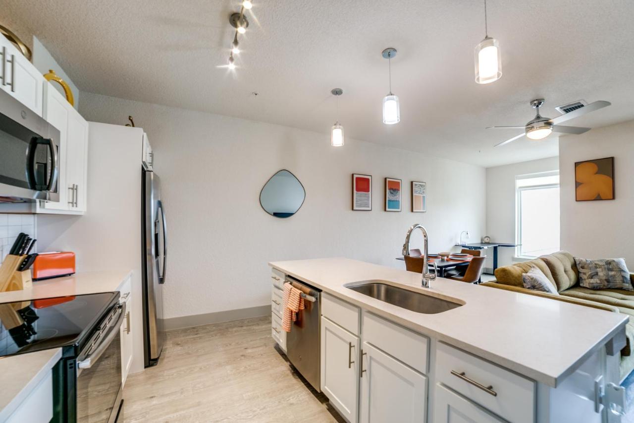 Downtown Apartment With Riverwalk Views Free Parking Pet Friendly Centrally Located On The Riverwalk San Antonio Luaran gambar