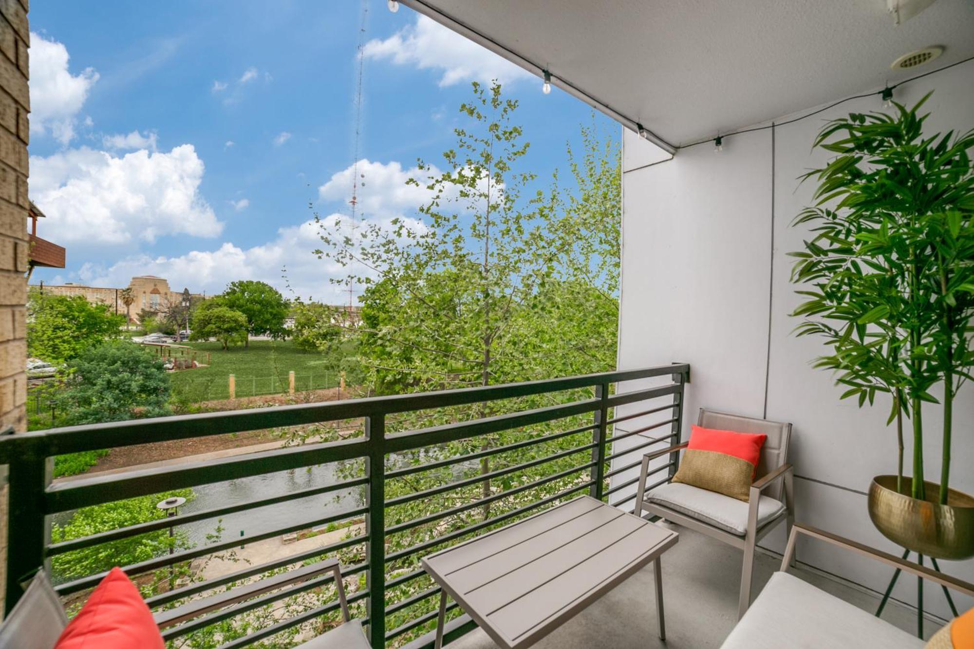 Downtown Apartment With Riverwalk Views Free Parking Pet Friendly Centrally Located On The Riverwalk San Antonio Luaran gambar