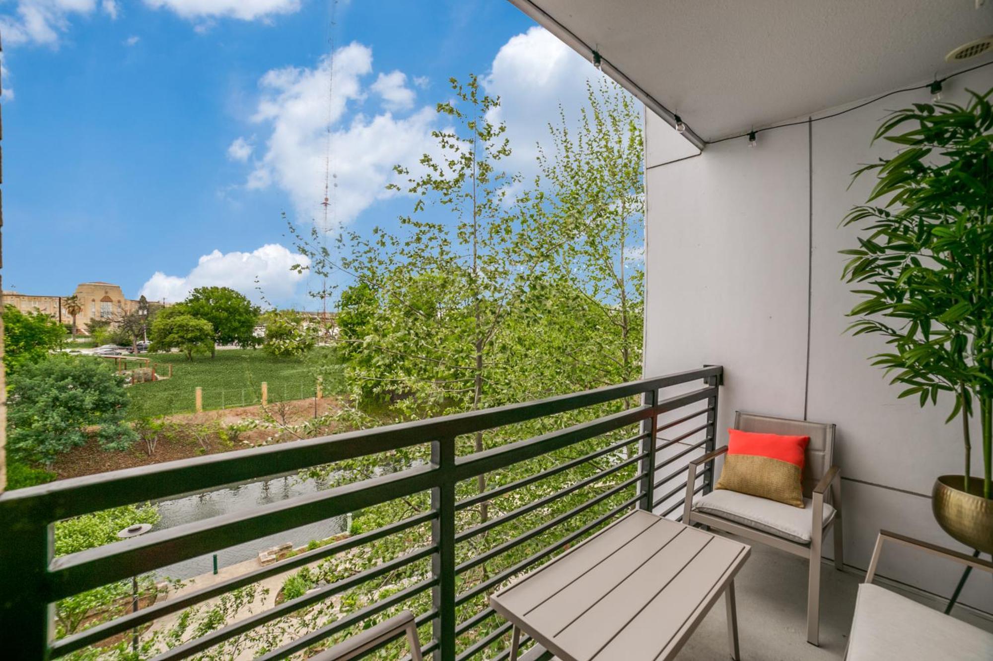 Downtown Apartment With Riverwalk Views Free Parking Pet Friendly Centrally Located On The Riverwalk San Antonio Luaran gambar
